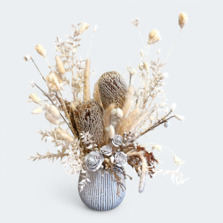 Dried Flower Arrangement Neutral